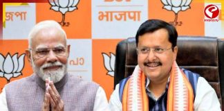 “উনিই বস, আমি তো কর্মী,” নীতিনের শপথে বড় মন্তব্য মোদির