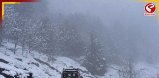 কাশ্মীরে তুষারপাত, সোনমার্গে মুগ্ধ পর্যটকেরা