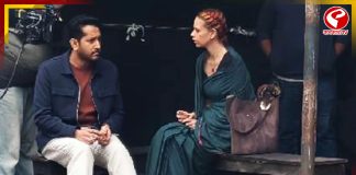 পুরোদস্তুর বাঙালি বেশে কলেজস্ট্রিটের ফুটপাতে কল্কি কেকলাঁ