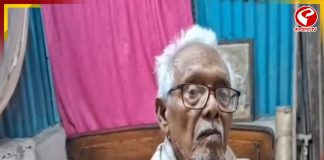 SIR শুনানিতে ডাক শতায়ু বৃদ্ধের, শীর্ণ হাতে নোটিস নিয়ে আতঙ্ক