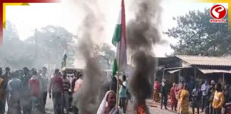 SIR হিয়ারিং ঘিরে রণক্ষেত্র ভাতার, টায়ার জ্বালিয়ে বিক্ষোভ গ্রামবাসীদের