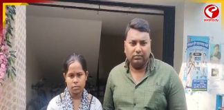 নাজিরাবাদ কাণ্ডে প্রশাসনের দরজায় মৌসুমী, স্বামী হারিয়ে শিশুসন্তানকে নিয়ে চাকরির লড়াই