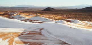 সাহারা মরুভূমিতে তুষারপাত, মুহূর্তে বদলে গেল তাপমাত্রা