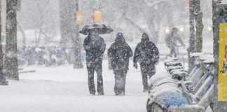 তুষারঝড়ে বিধ্বস্ত আমেরিকা, বাতিল এয়ার ইন্ডিয়ার ফ্লাইট