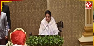 উপমুখ্যমন্ত্রী পদে শপথ নিলেন সুনেত্রা পাওয়ার