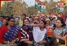 বাজেট ঘোষণার আগেই অ্যাকাউন্টে লক্ষ্মীর ভাণ্ডারের বাড়তি টাকা, বারুইপুরে উদযাপন