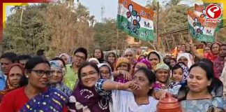 বাজেট ঘোষণার আগেই অ্যাকাউন্টে লক্ষ্মীর ভাণ্ডারের বাড়তি টাকা, বারুইপুরে উদযাপন