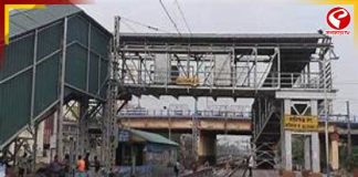 বালিগঞ্জ ফ্লাইওভার থেকে ট্রেনের উপরে ঝাঁপ! ঝলসে গেল যুবকের দেহ