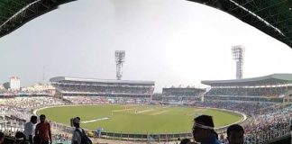 ইডেনে টি২০ বিশ্বকাপ ম্যাচের ছক্কা গুরুতর আহত মহিলা দর্শক