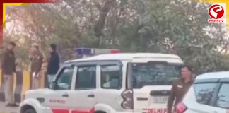 পরিত্যক্ত গাড়ি সার্চ করতেই চমকে উঠল পুলিশ! চাঞ্চল্য দিল্লিতে