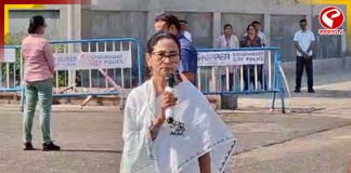 ‘বুকের পাটা থাকলে…’ কমিশন-বিজেপিকে একসুরে বিঁধলেন মমতা