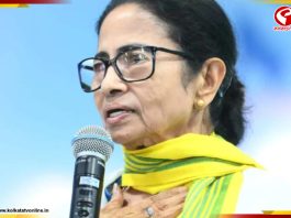 মমতার প্রচার বন্ধের দাবি নিয়ে কমিশনে বিজেপি