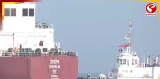 যুদ্ধের মাঝেই হরমুজ পেরোল ভারতের ট্যাঙ্কার! গুজরাটে পৌঁছল ‘শিবালিক’