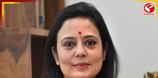 সংসদে ‘ঘুষের বিনিময়ে প্রশ্ন’ মামলা, সুপ্রিম কোর্টের স্থগিতাদেশে স্বস্তিতে মহুয়া