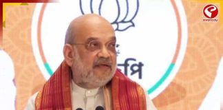 ‘লালবাতির গাড়ি নয়’, মঞ্চ থেকেই প্রার্থীকে বার্তা মমতার, পাল্টা তোপ শাহের