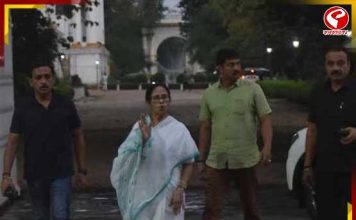 ইদের সন্ধ্যায় লোকভবনে মমতা