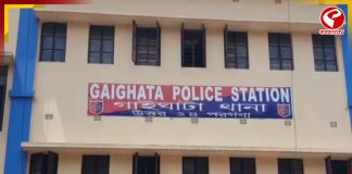 বাড়ির গ্যাস শেষ, রান্নার জন্য কাঠ কাটতে গিয়ে মর্মান্তিক পরিণতি বৃদ্ধের