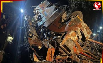 নেপালে বড় দুর্ঘটনা, খাদে পড়ল পুণ্যার্থী বোঝাই বাস, মৃত কমপক্ষে ৭