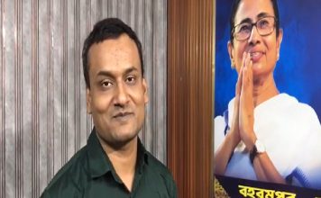 তৃণমূলে যোগ দিলেন বিশ্বের সর্ব কনিষ্ঠ শিক্ষক বাবর আলি