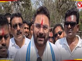 রবিবাসরীয় প্রচারে তারকা প্রার্থী সোহম, মন্দিরে পুজো দিয়ে শুরু জনসংযোগ