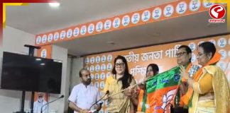 বিজেপিতে যোগ দিলেন কামদুনির প্রতিবাদী মুখ টুম্পা কয়াল, এবার কী ভোটে প্রার্থী হবেন?