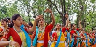 দোলের দিন রঙহীন শান্তিনিকেতন