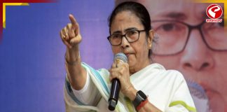 আমরা চেয়ারের সম্মান করি! পুরনো ছবি দেখিয়ে মোদিকে আক্রমণ মমতার