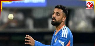 বিশ্বকাপে ১৪ উইকেট নিয়েও শীর্ষস্থান হারালেন বরুণ!