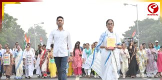 গ্যাস সঙ্কট! সোমবার ফের রাজপথে নামছেন মমতা