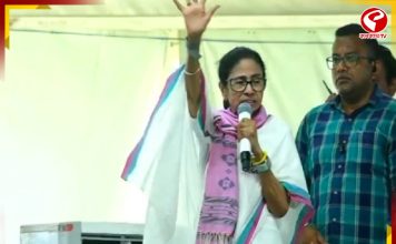 গণনার আগের রাতে ‘ওয়ার রুম’ কালীঘাটে! ভবানীপুরে লাস্ট-মিনিট বৈঠকে মমতা