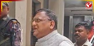 প্রথম দফায় একাধিক ইভিএম বিভ্রাট! ভুল স্বীকার করে কী বললেন মনোজ আগরওয়াল