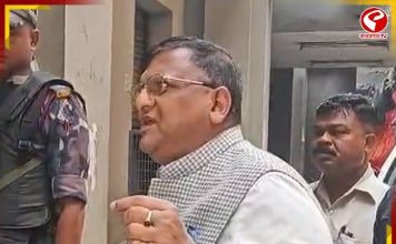 প্রথম দফায় একাধিক ইভিএম বিভ্রাট! ভুল স্বীকার করে কী বললেন মনোজ আগরওয়াল