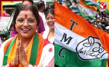 জাতীয় পতাকায় ঘাম মুছেছেন পাপিয়া অধিকারী! পদ্ম প্রার্থীর বিরুদ্ধে কমিশনে নালিশ তৃণমূলের