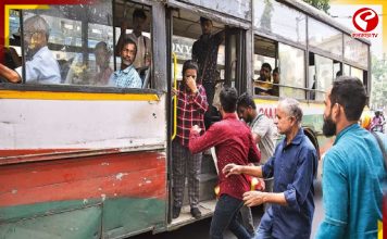 ‘বাসের দেখা নাই…’, গাড়ি কমতেই ভোগান্তিতে নিত্যযাত্রীরা