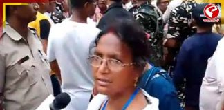 ভোটের প্রথমার্ধে অভয়ার মা’কে ঘিরে বিক্ষোভ! পানিহাটিতে কী অবস্থা? দেখুন