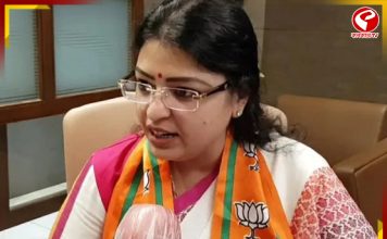 এন্টালিতে বিজেপি এজেন্টকে ঢুকতে না দেওয়ায় বচসায় প্রিয়াঙ্কা টিব্রেওয়াল