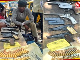 ভোটের মুখে স্ট্র্যান্ড রোডে দেশি বন্দুক, পিস্তল-সহ প্রচুর কার্তুজ উদ্ধার