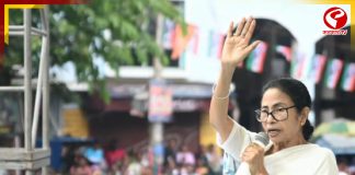 ক্ষমতায় এসে সপ্তম পে কমিশনের প্রতিশ্রুতি, বিজেপিকে মিথ্যাবাদী বললেন মমতা