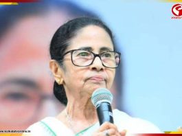 মমতার সভায় আগুনের ফুলকি! “এরকম হবে কেন?” ক্ষুব্ধ সুরে বুললেন নেত্রী