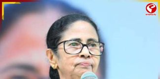 মমতার সভায় আগুনের ফুলকি! “এরকম হবে কেন?” ক্ষুব্ধ সুরে বুললেন নেত্রী