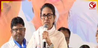 ‘মহিলা বিলকে পুনর্বিন্যাসের সঙ্গে জোড়া হল কেন?’ প্রশ্ন মমতার