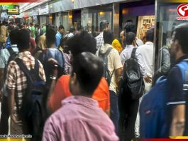 অফিস টাইমে ফের মেট্রো বিভ্রাট, ভোগান্তির শিকার যাত্রীরা