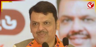 বাংলায় প্রচারে মহারাষ্ট্রের মুখ্যমন্ত্রী, ‘বাংলা থেকে ১৪০০ কোম্পানি গিয়েছে মহারাষ্ট্রে’