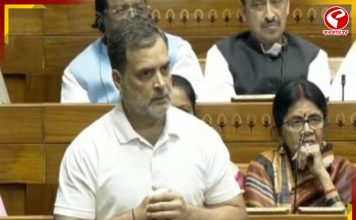 ‘ম্যাজিশিয়ান ধরা পড়ে গিয়েছে’ সংসদে দাঁড়িয়ে মোদিকে আক্রমণ রাহুলের!