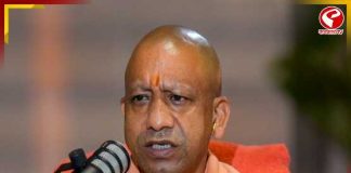 ১২ ঘণ্টার খাটুনি, বেতন ‘নামমাত্র’! নয়ডায় শ্রমিক বিক্ষোভে অগ্নিগর্ভ পরিস্থিতি