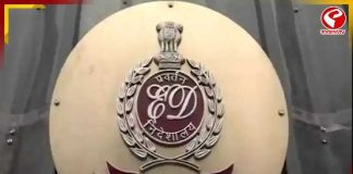 ভোটের আগে ভোরে আয়কর হানা দেবাশিসের কুমারের বাড়িতে!