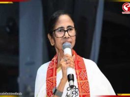 মমতার প্রস্তাবকের বাড়িতে আয়কর হানা, ভোটের মুখে চাঞ্চল্য