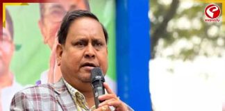 মঞ্চ থেকে ‘মারধর’-এর হুমকি! ডোমকলে হুমায়ুন কবিরের মন্তব্যে তুমুল বিতর্ক