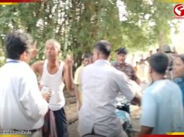 ময়নায় ভোটের দিনে তুমুল বিক্ষোভ! তৃণমূল প্রার্থীকে ঘিরে ‘চোর’ স্লোগান