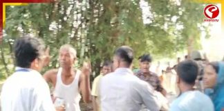 ময়নায় ভোটের দিনে তুমুল বিক্ষোভ! তৃণমূল প্রার্থীকে ঘিরে ‘চোর’ স্লোগান